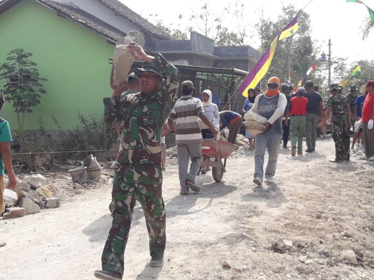 Satgas TMMD Di Dukung Warga Bersama Sama Suksekan TMMD Reg 103