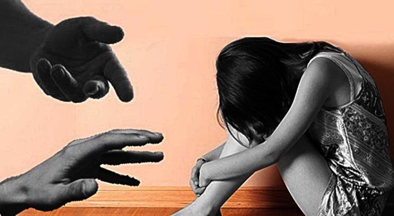 Kasihan, Siswi SMP di Blitar Di-bully Teman Sekolah Usai Dilecehkan Guru