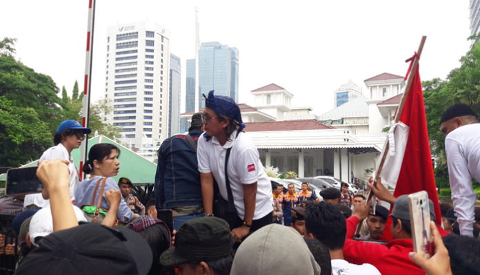 pendemo-tuntut-anies-cabut-izin-reuni-212-di-monas-ikbal-1