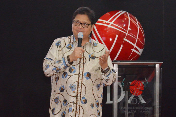 Menteri Perindustrian, Airlangga Hartarto pada peringatan ulang tahun ke-30 Asosiasi Emiten Indonesia di Jakarta, Kamis (13/12).