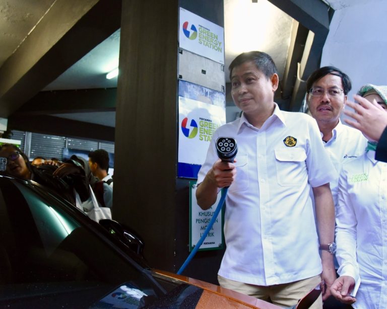 Menteri Jonan Minta 6.500 SPBU Pertamina Gunakan Energi Terbarukan