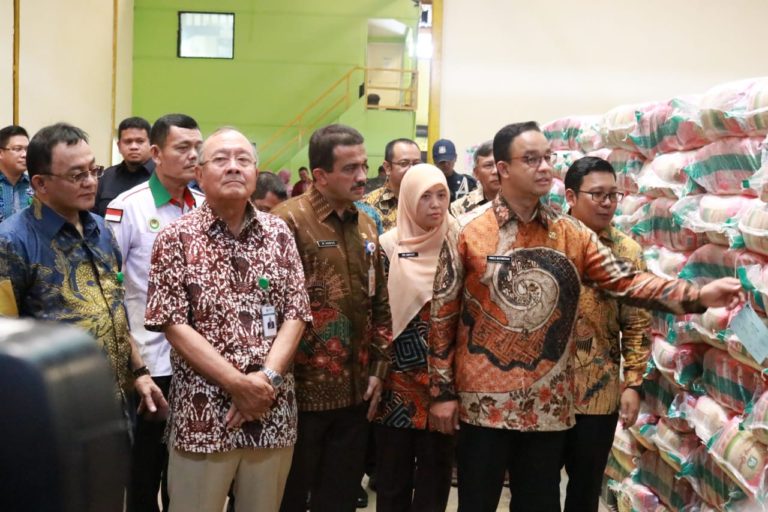 Resmikan Mesin Pengolah Beras, Anies Jamin Bahan Pokok Aman