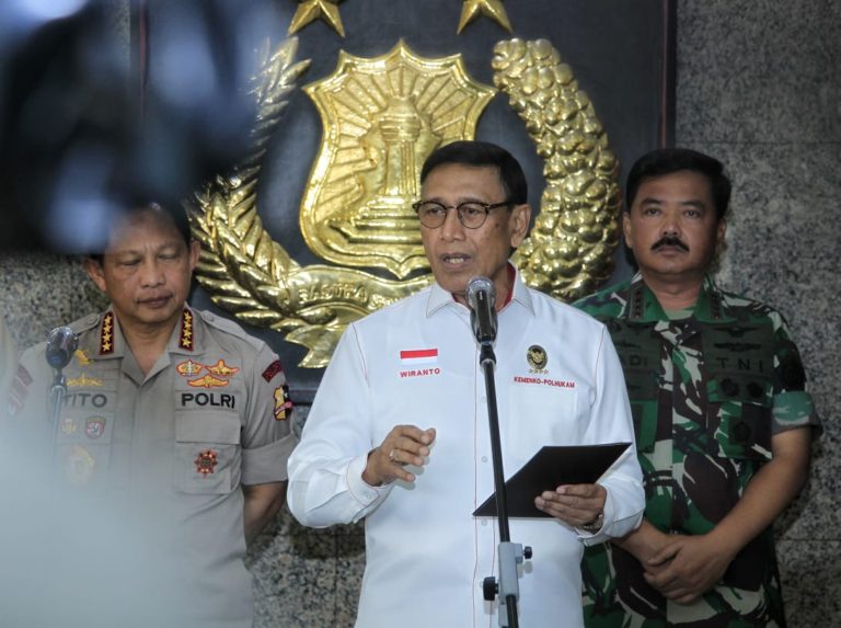 Evakuasi Korban KKB, Wiranto Bantah TNI Pakai Bom