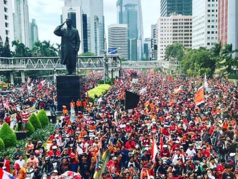 Kebahagiaan Anies Saksikan Persija di Puncak Kemenangan