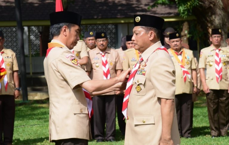 Jokowi Lantik Budi Waseso jadi Ketua Kwarnas