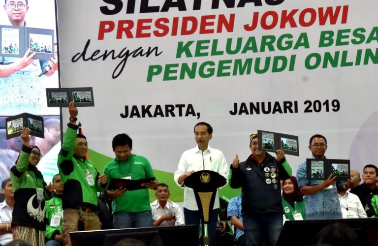 Jokowi Janjikan Payung Hukum bagi Pekerja Transportasi Online