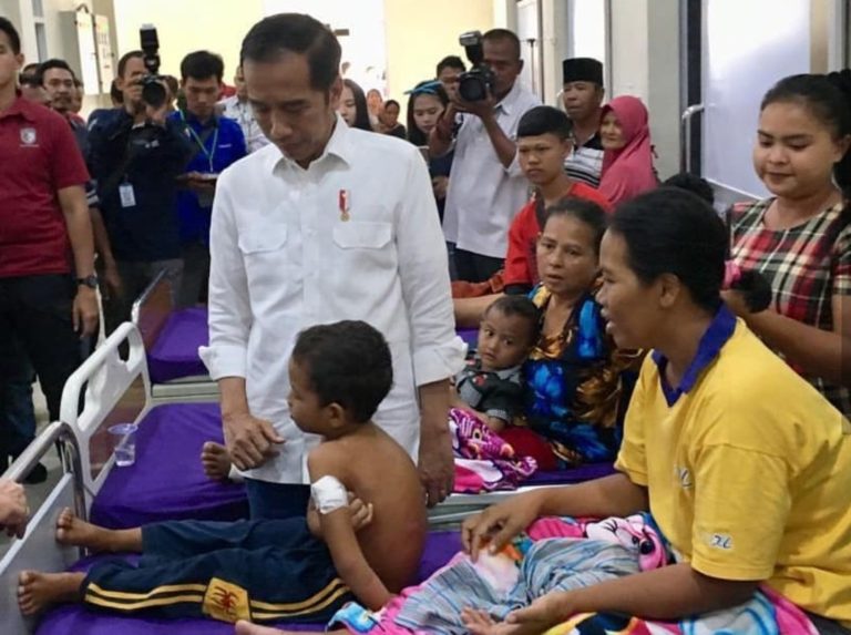 Berpegangan Kayu, Bocah Enam Tahun ini Selamat dari Amukan Tsunami