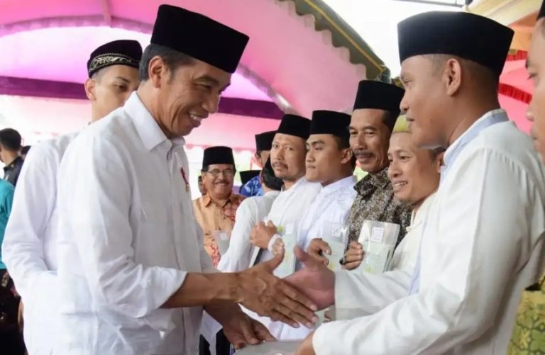 Jokowi Akui Warga Banyak Keluhkan Sengketa Wakaf Tanah