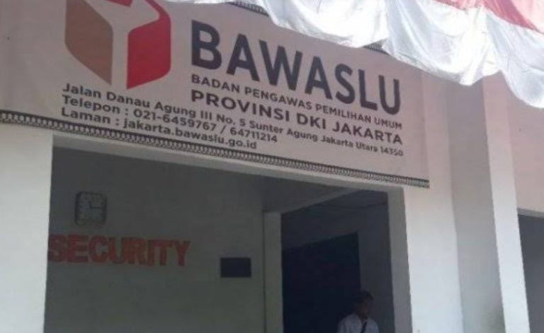 Tim Advokasi Prabowo-Sandi Laporkan Capres Petahana ke Bawaslu DKI