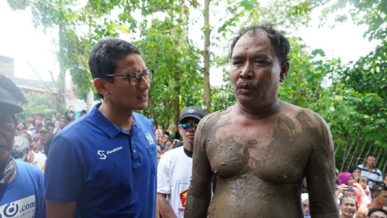 Pengakuan Ilyas, Pria Berlumpur yang Sempat Viral Bertemu Sandi
