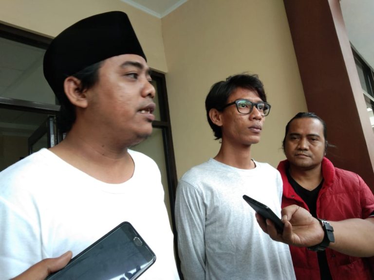 Muanas Alaidid dampingi Mahasiswa Karawang laporkan Sandiaga ke Polisi
