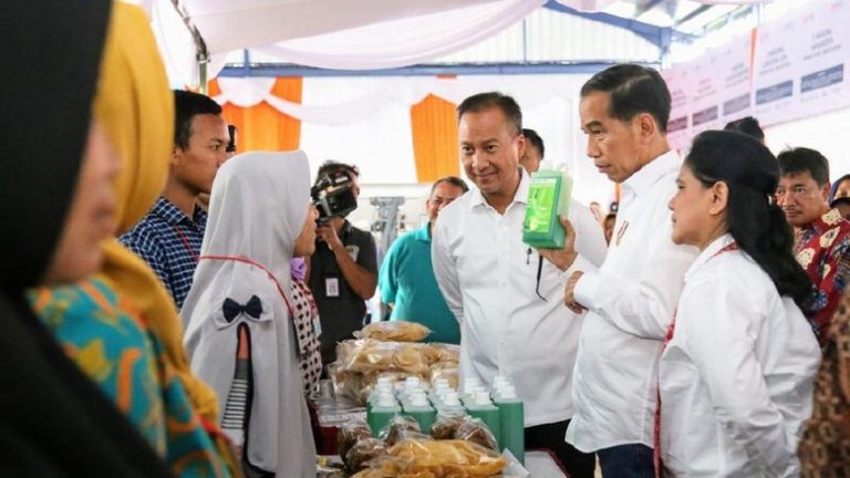 Jokowi Borong Sabun Rp2 Miliar di Garut, Ini Kritik Gerindra