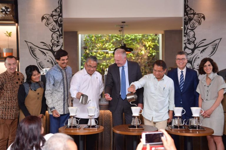 Mendes PDTT Harapkan Petani Kopi Penuhi Kualitas Internasional