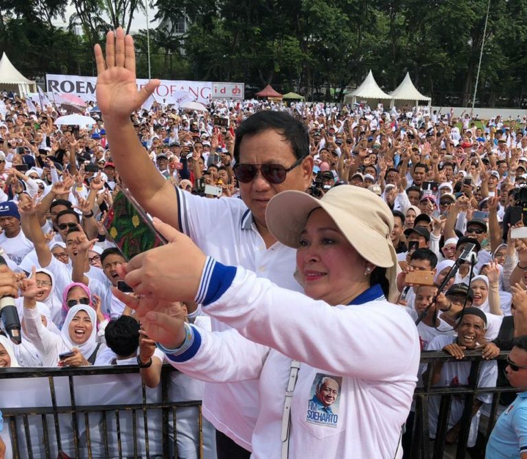 Ikuti Acara Jalan Sehat, Pendukung Prabowo-Sandi Putihkan Ibukota