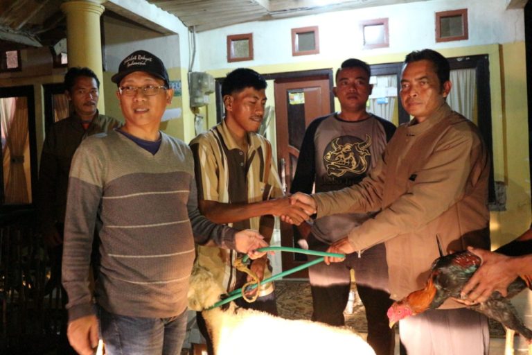 Sahabat Rakyat Indonesia Turut Bantu Keluarga yang Masak Makanan Basi