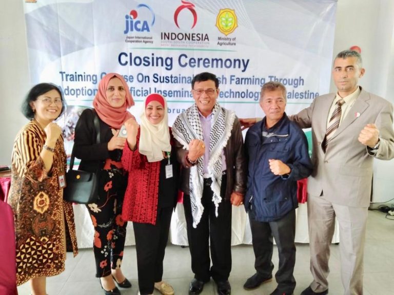 Peternak Ikan Palestina Belajar Teknologi Inseminasi Buatan di Indonesia