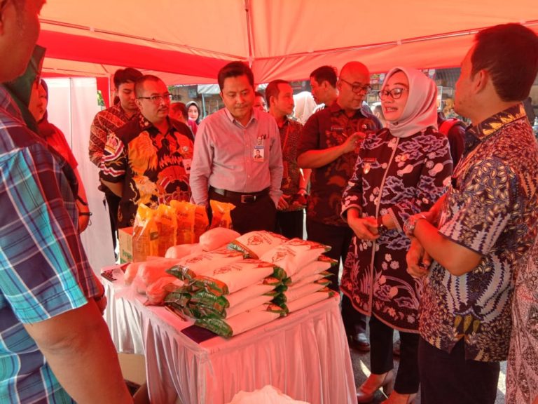 Jaga Daya Beli Masyarakat, TPID, BI dan Stakehokders Cirebon Gelar Pasar Murah