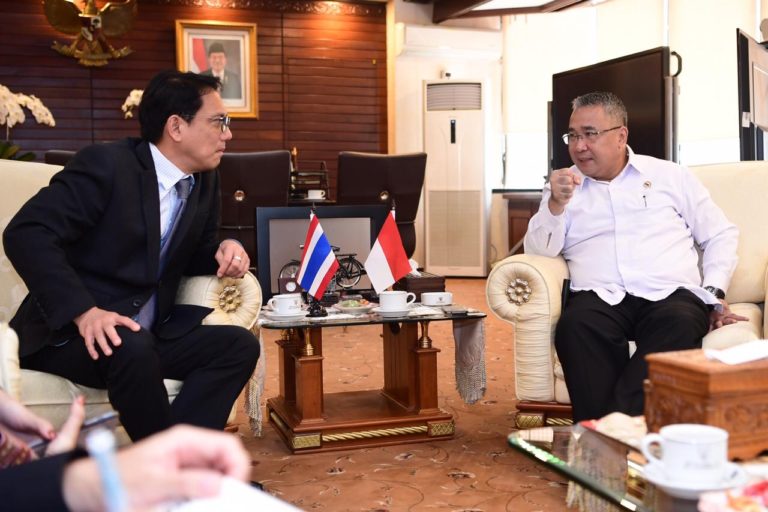 Mendes PDTT Bahas Rencana Studi Banding Kepala Desa dengan Dubes Thailand