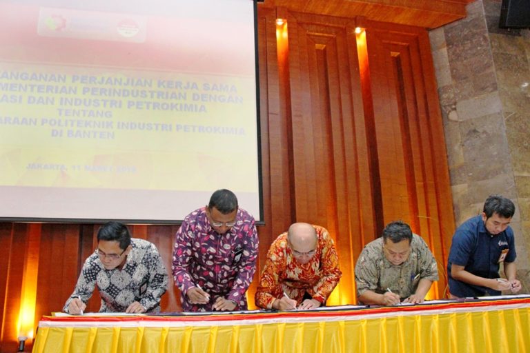 Pemerintah Fasilitasi Pembangunan Politeknik Industri Petrokimia di Banten