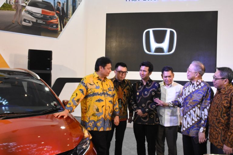 Airlangga: Ekspor Otomotif Nasional Dibidik 400 Ribu Unit