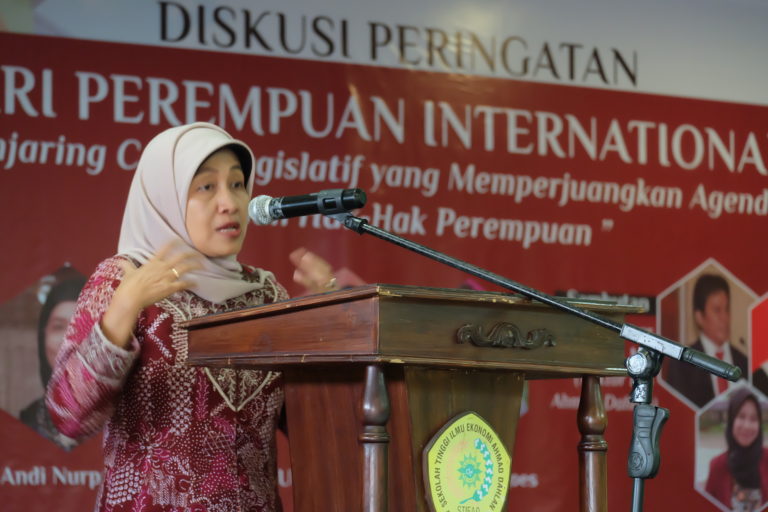 Siti Ruhaini Dzuhayatin Dorong Peningkatan Representasi Perempuan di Parlemen