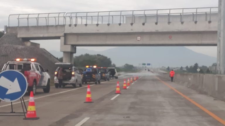 Genangan air surut, Jalur Tol Caruban- Madiun Sudah Dapat Dilalui Kendaraan