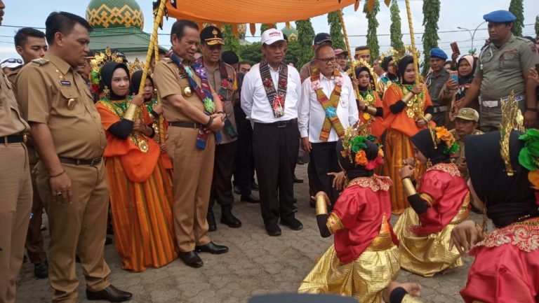Berduka, Menteri Amran Tetap Bekerja Seperti Biasa