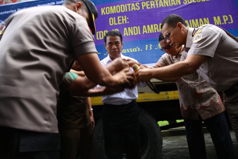 Mentan Amran Lepas Ekspor Pertanian Sulsel Senilai Rp 800 Miliar
