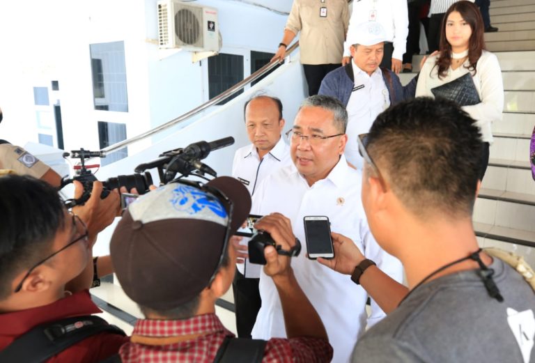 Menteri Eko Sandjojo Ajak Mahasiswa Turun Bangun Desa