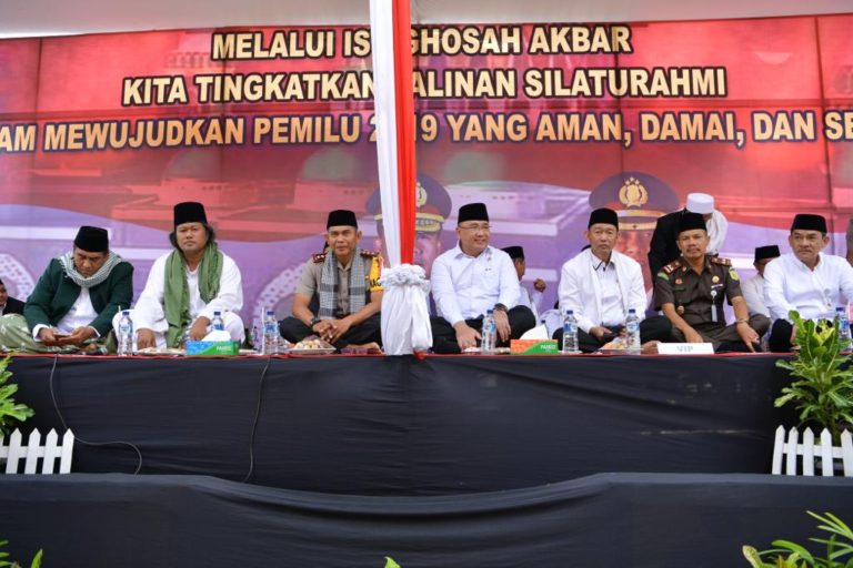 Menteri Eko Hadiri Tabligh Akbar Gus Muwafiq di Lebong Bengkulu
