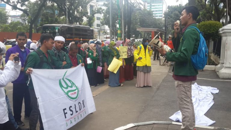 Tolak Penjualan Saham Bir, Mahasiswa Ini Tuding DPRD DKI Doyan Mabuk dan Maksiat