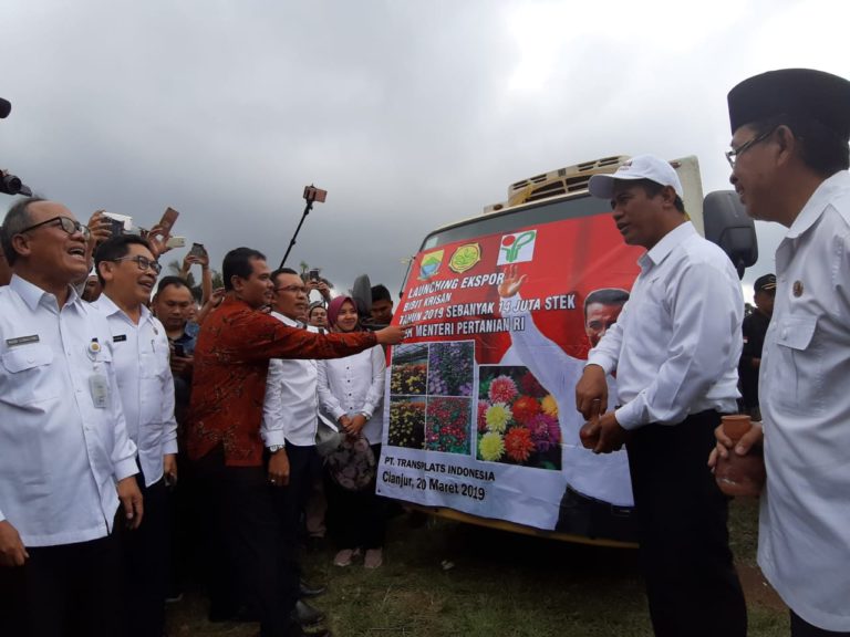 Mentan Lepas Ekspor Hortikultura dan Perkebunan di Cianjur