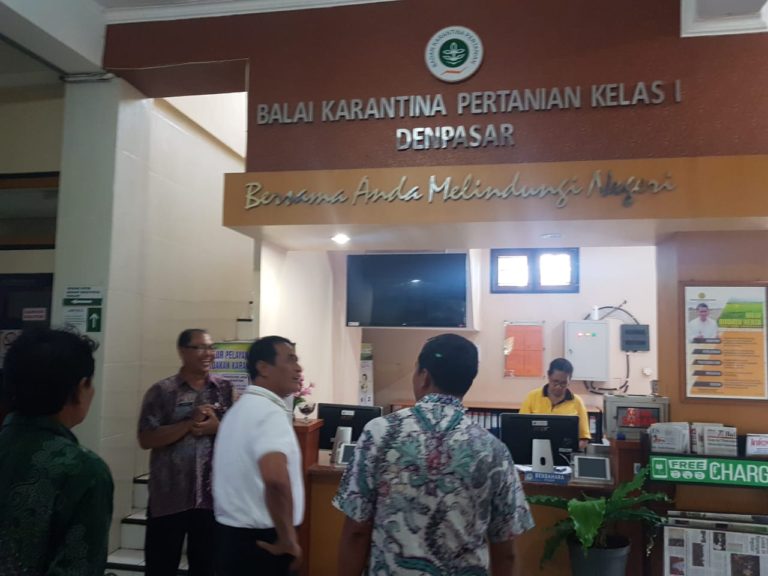 Mentan Sidak Pelayanan Ekspor di Hari Libur