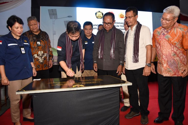 Tingkatkan Kualitas Hidup di NTT dengan Penerangan dan Air Bersih