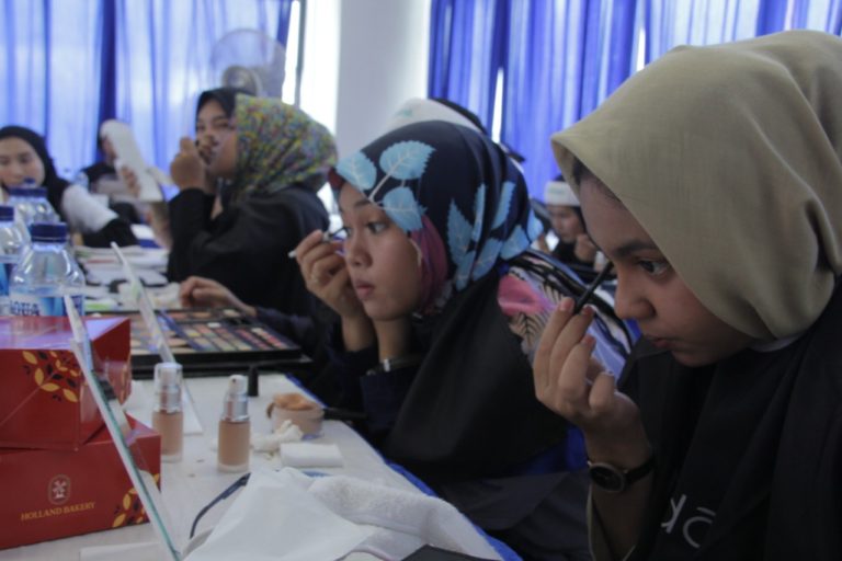 Pelajar Sambut Antusias Kelas Kreatif Jasa Marga di Manado