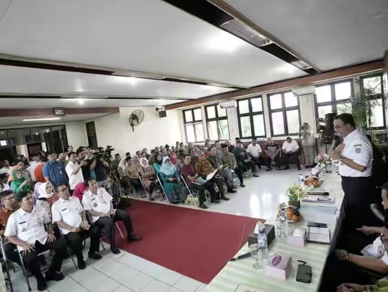 Anies Akan Libatkan Warga Bangun 53 Taman di Ibukota