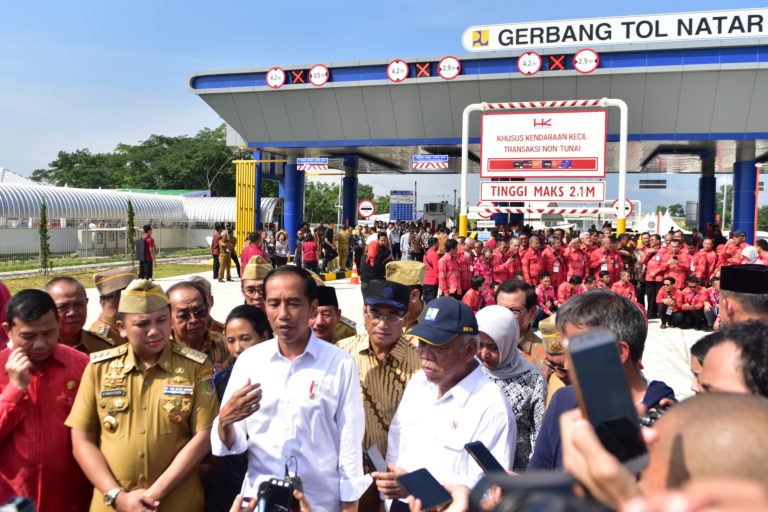 Jokowi Resmikan Ruas Tol Terpanjang Bakauheni-Terbanggi Besar
