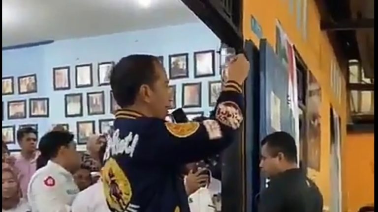Ngopi Bareng Warga Gorontalo, Jokowi Beber Program KIP Kuliah