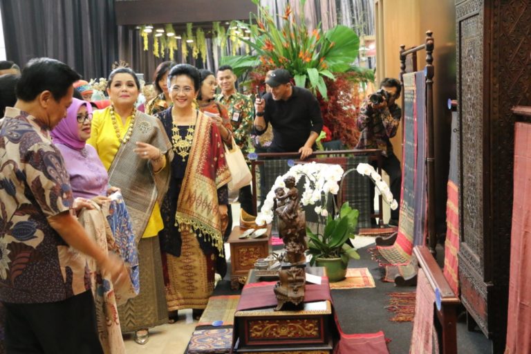 Dihadiri Mufidah Kalla, 54 Pelaku IKM Ramaikan Pameran Apresiasi