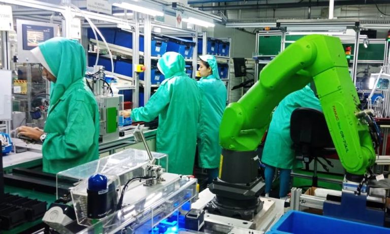 Penuhi Kebutuhan Pasar, Airlangga Siapkan SDM Kompeten di Sektor Industri
