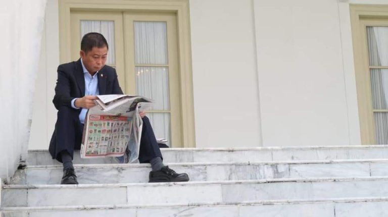 Jonan unggah Foto di Tangga Istana Bogor, Netizen Baper