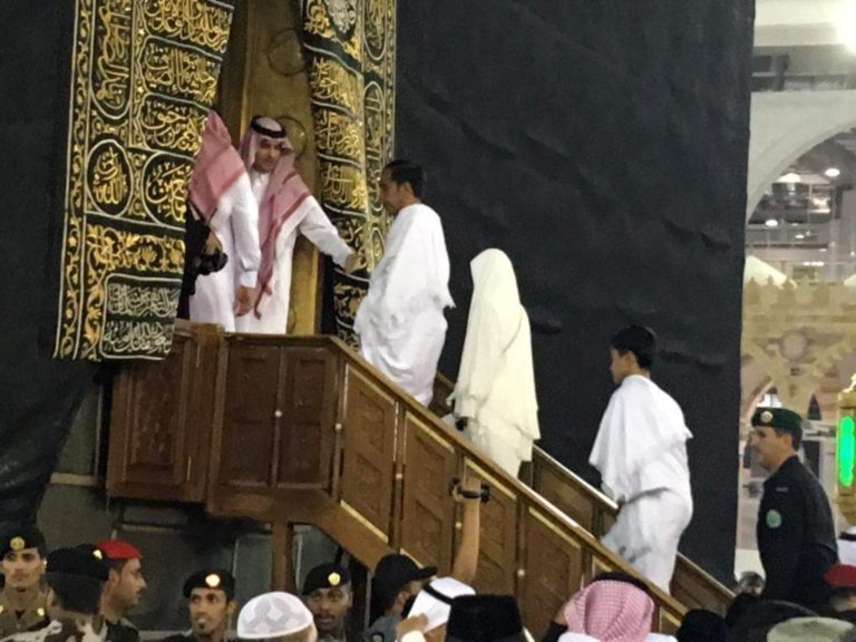 Nyinyirin Jokowi Masuk Ka’bah, Cak Lontong Semprot Mardani Ali Sera