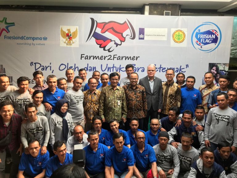 Kementan Beri Penghargaan untuk Peternak Sapi Perah