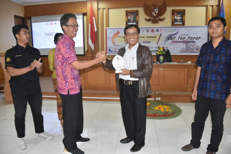Kementan Ajak Masyarakat dan Mahasiswa Tingkatkan Kesadaran Penggunaan Antibiotik