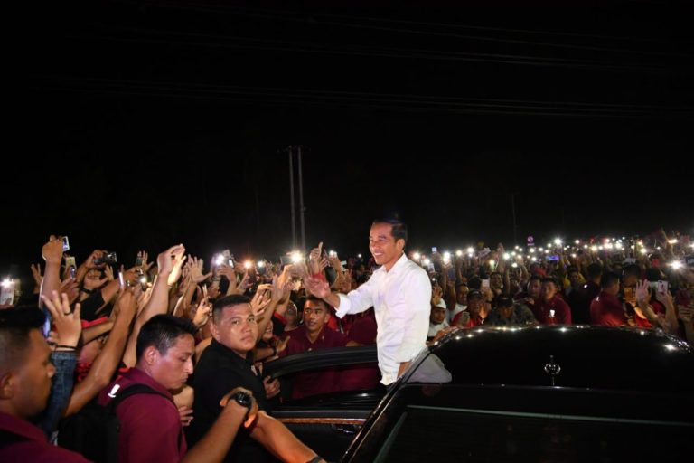 Telat Hadiri Acara di Minahasa Utara, Jokowi Curhat Dicegat Warga