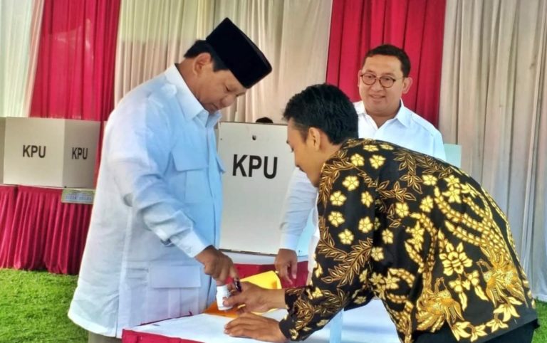 Nyoblos di TPS 041, Prabowo Tampak Optimis Menang