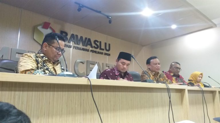 Bawaslu Minta KPU Copot Dua Anggota PPLN Malaysia