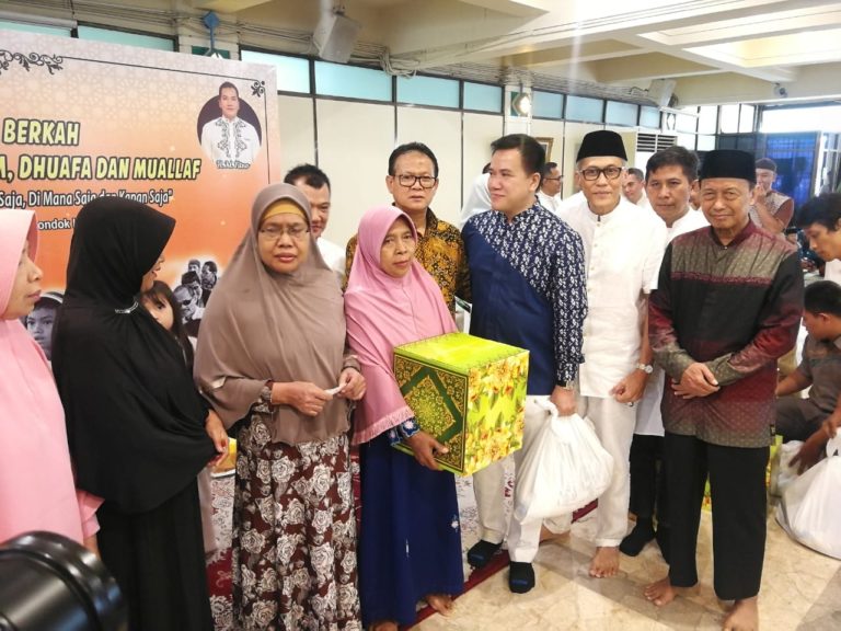 ‘Sedekah Membawa Berkah’ HM Fitno bersama Anak Yatim dan Tuna Netra