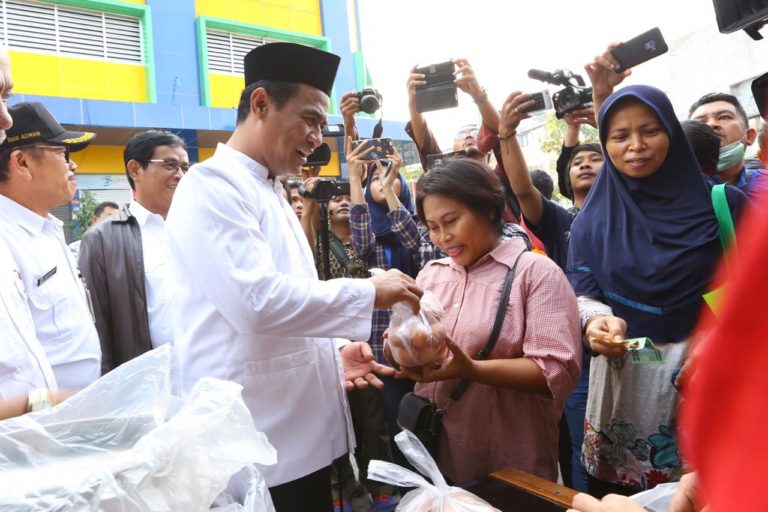 Kementan Guyur Pasar Jakarta dengan Bawang Putih dan Telur