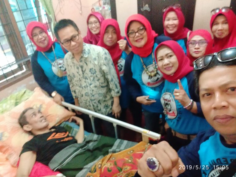 Hadiri Baksos, UQ Sukriansyah Sempatkan Jenguk Warga yang Sakit